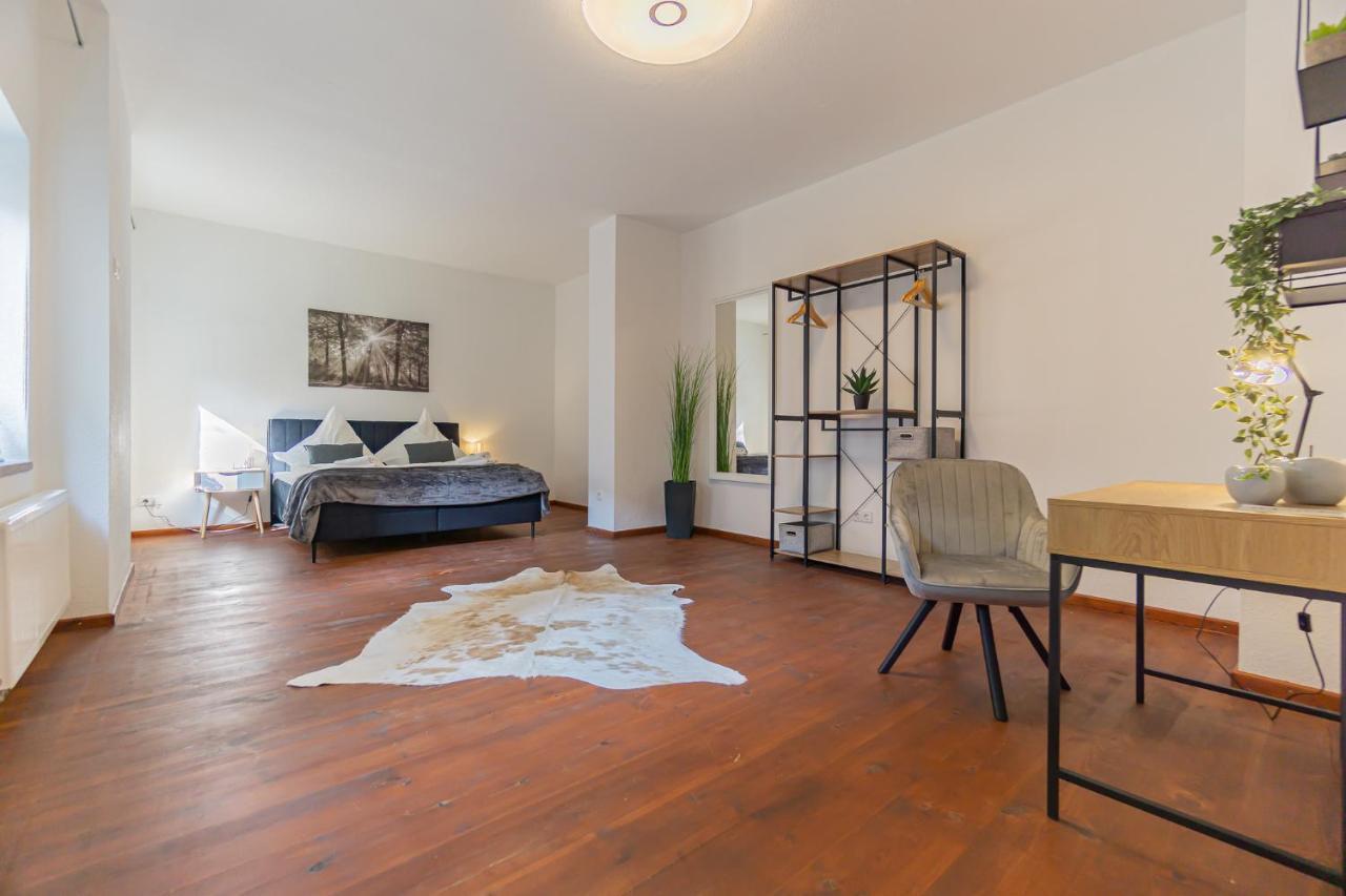 Dom wakacyjny Exklusive Stadtvilla-190qm- Parkplatz- 3schlafzimmer- 2 Baeder- Netflix- Waschmaschine- 4 Etagen-naehe Theater